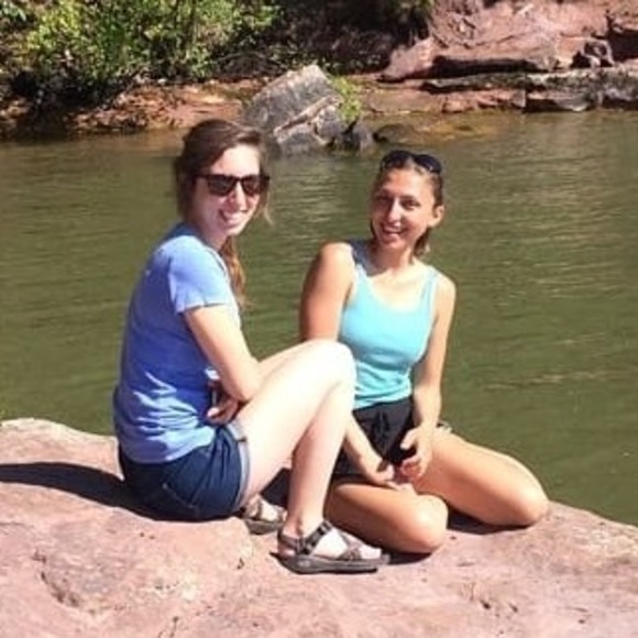 Meet your Posher, Karis - Picture 1 of 1